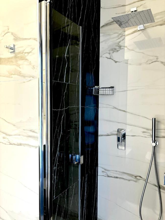 Les Suites Di Adi Apt Бари Экстерьер фото